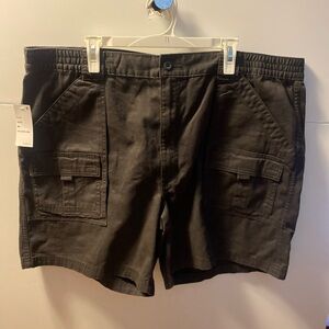 NWT St. John’s Bay Men’s Dark Charcoal Hiking Shorts Sz. 44